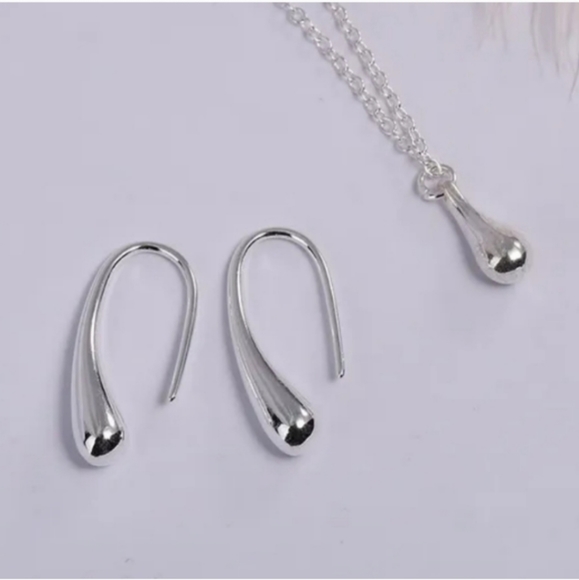 925 Sterling Silver Waterdrop Jewelry Set Bracelet Necklace Earrings and Ring - Picture 15 of 16